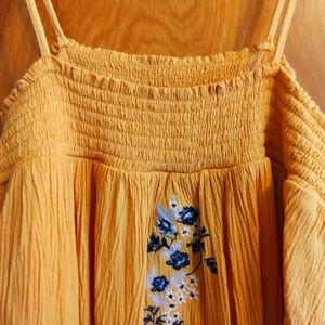 Girls L summer dress. Size 10-12. Mustard yellow.